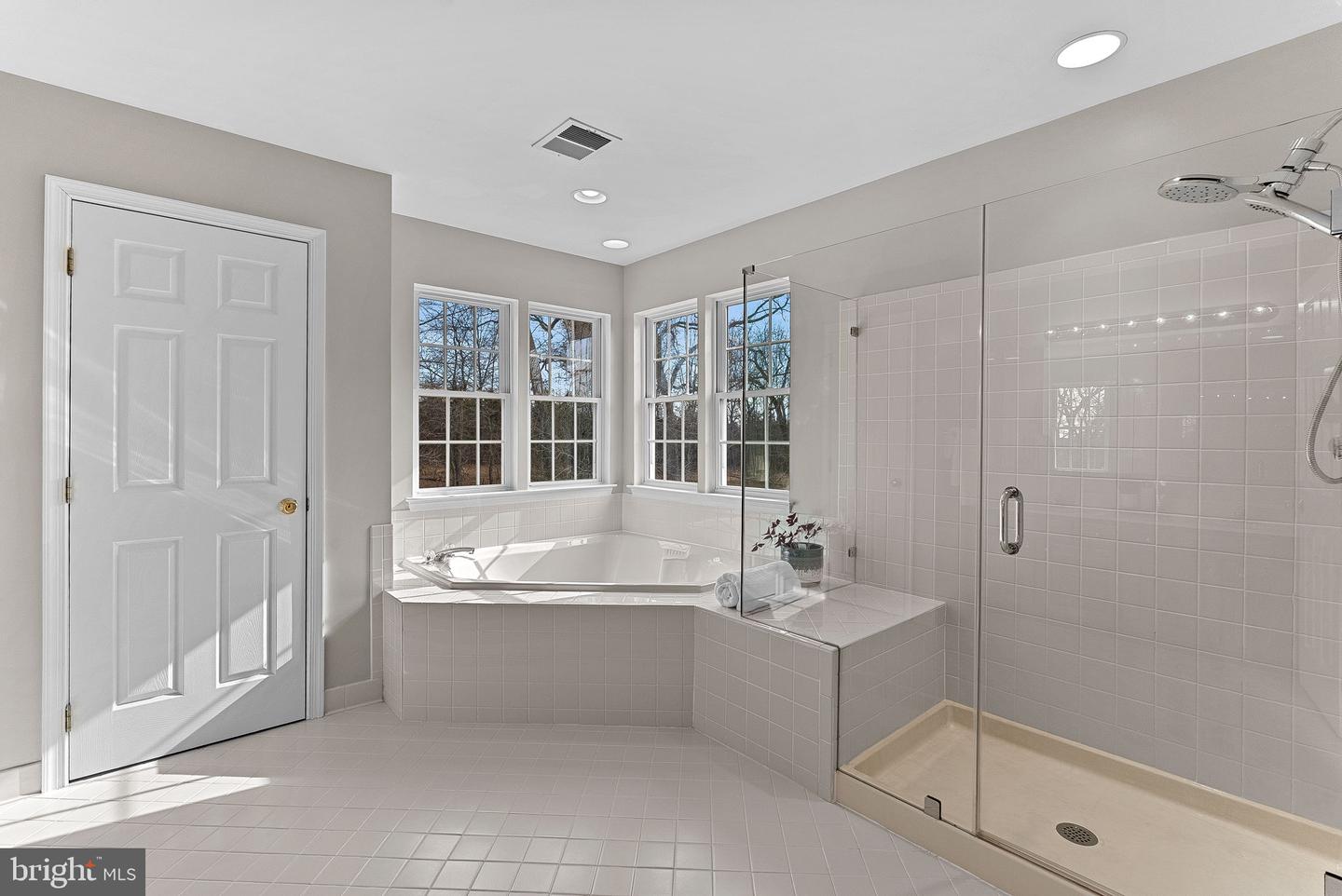 919 RHONDA PL SE, LEESBURG, Virginia 20175, 4 Bedrooms Bedrooms, ,4 BathroomsBathrooms,Residential,For sale,919 RHONDA PL SE,VALO2116704 MLS # VALO2116704