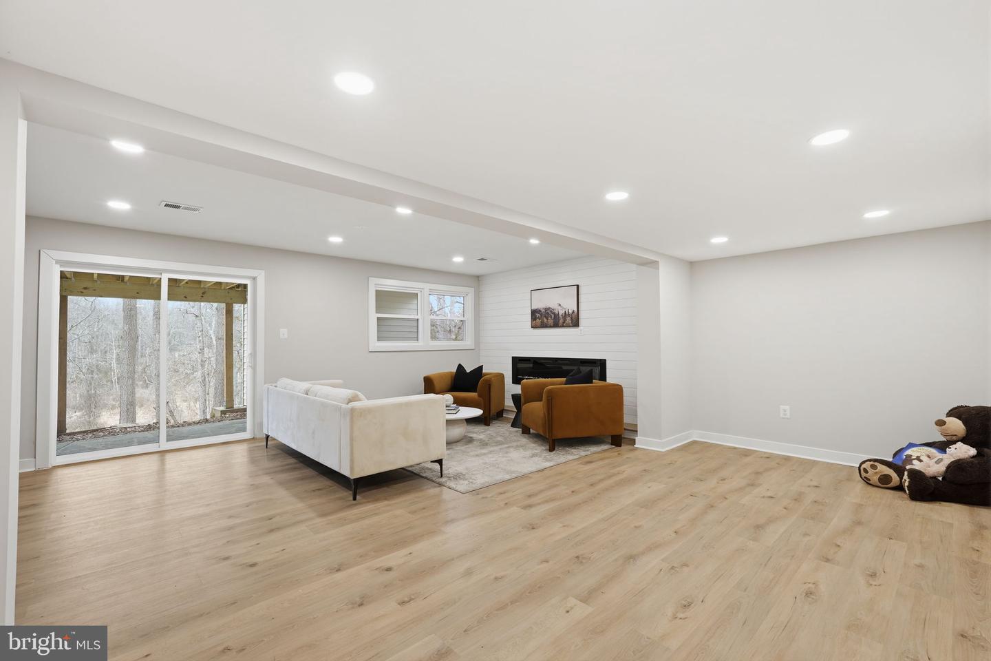 2408 WILLIAM AND MARY DR, ALEXANDRIA, Virginia 22308, 4 Bedrooms Bedrooms, ,3 BathroomsBathrooms,Residential,For sale,2408 WILLIAM AND MARY DR,VAFX2292772 MLS # VAFX2292772