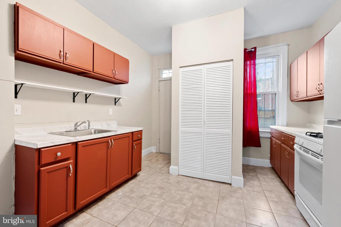 815 WEST VIRGINIA AVE NE, WASHINGTON, District Of Columbia 20002, 2 Bedrooms Bedrooms, ,1 BathroomBathrooms,Residential,For sale,815 WEST VIRGINIA AVE NE,DCDC2247812 MLS # DCDC2247812