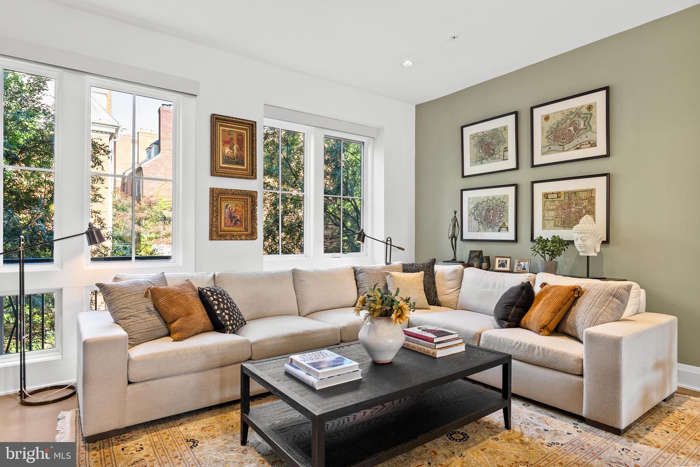 304 S UNION ST, ALEXANDRIA, Virginia 22314, 3 Bedrooms Bedrooms, ,3 BathroomsBathrooms,Residential,For sale,304 S UNION ST,VAAX2054506 MLS # VAAX2054506