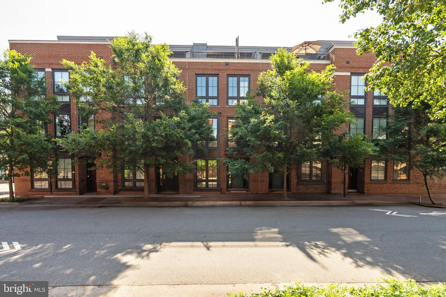 304 S UNION ST, ALEXANDRIA, Virginia 22314, 3 Bedrooms Bedrooms, ,3 BathroomsBathrooms,Residential,For sale,304 S UNION ST,VAAX2054506 MLS # VAAX2054506