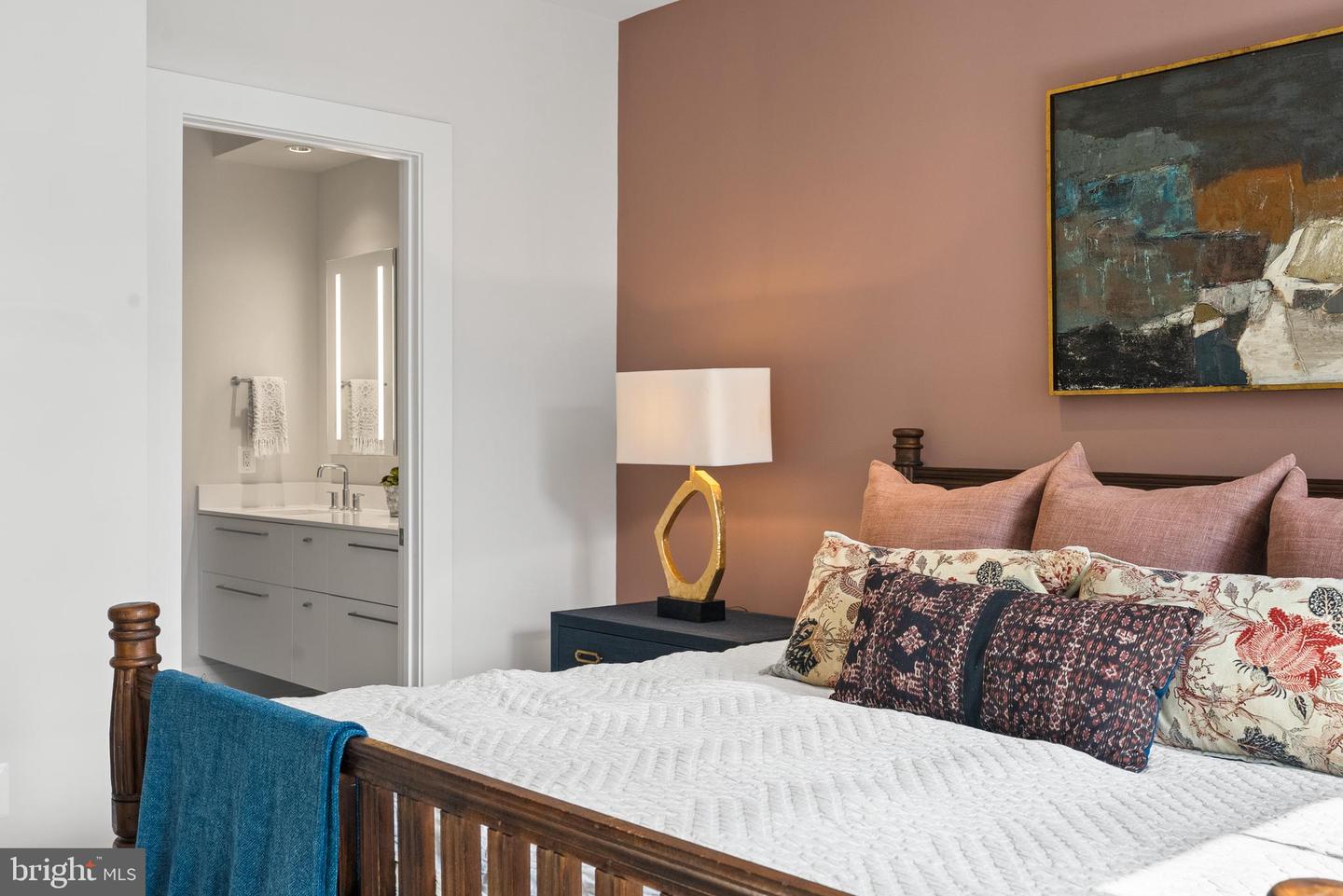 304 S UNION ST, ALEXANDRIA, Virginia 22314, 3 Bedrooms Bedrooms, ,3 BathroomsBathrooms,Residential,For sale,304 S UNION ST,VAAX2054506 MLS # VAAX2054506