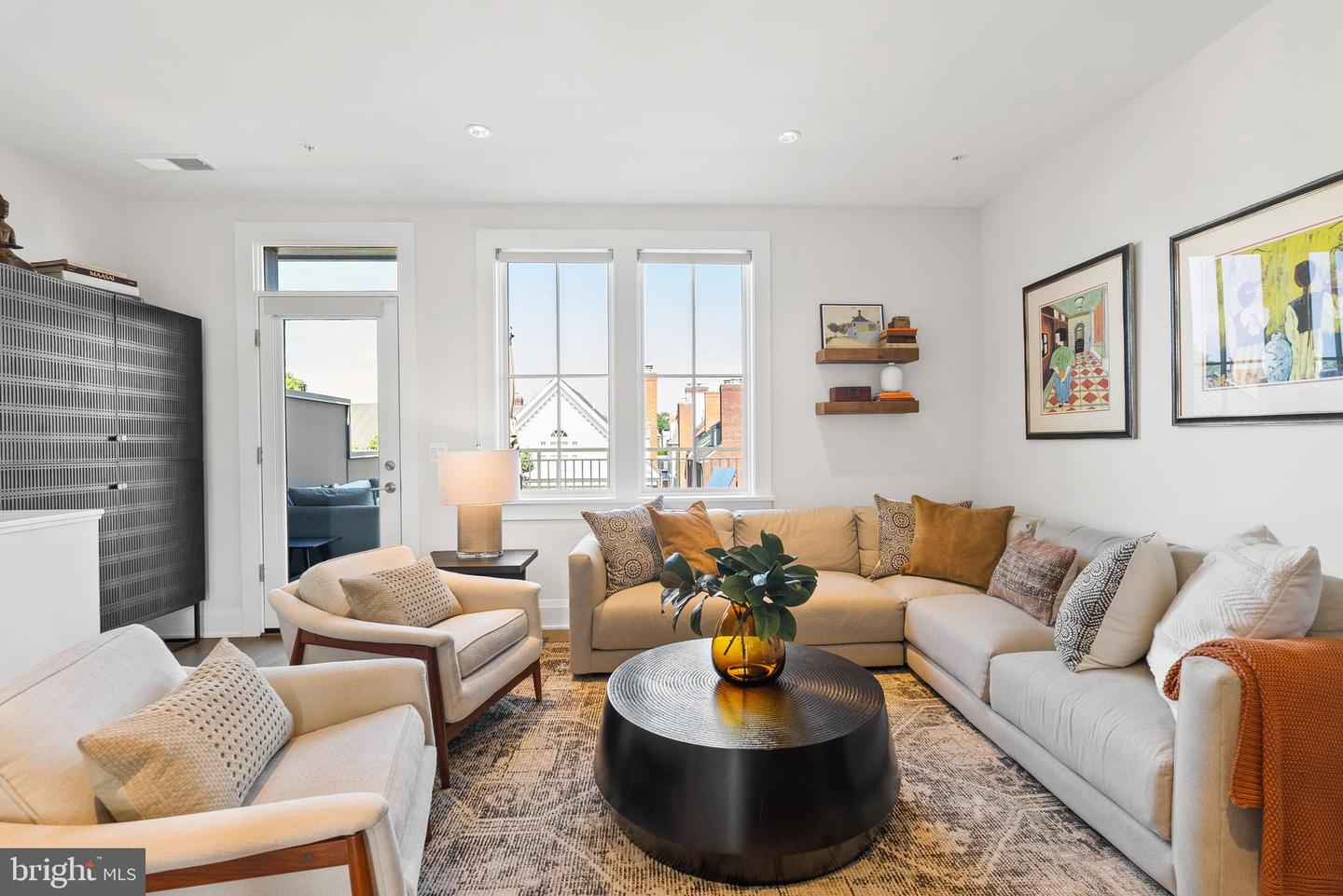 304 S UNION ST, ALEXANDRIA, Virginia 22314, 3 Bedrooms Bedrooms, ,3 BathroomsBathrooms,Residential,For sale,304 S UNION ST,VAAX2054506 MLS # VAAX2054506