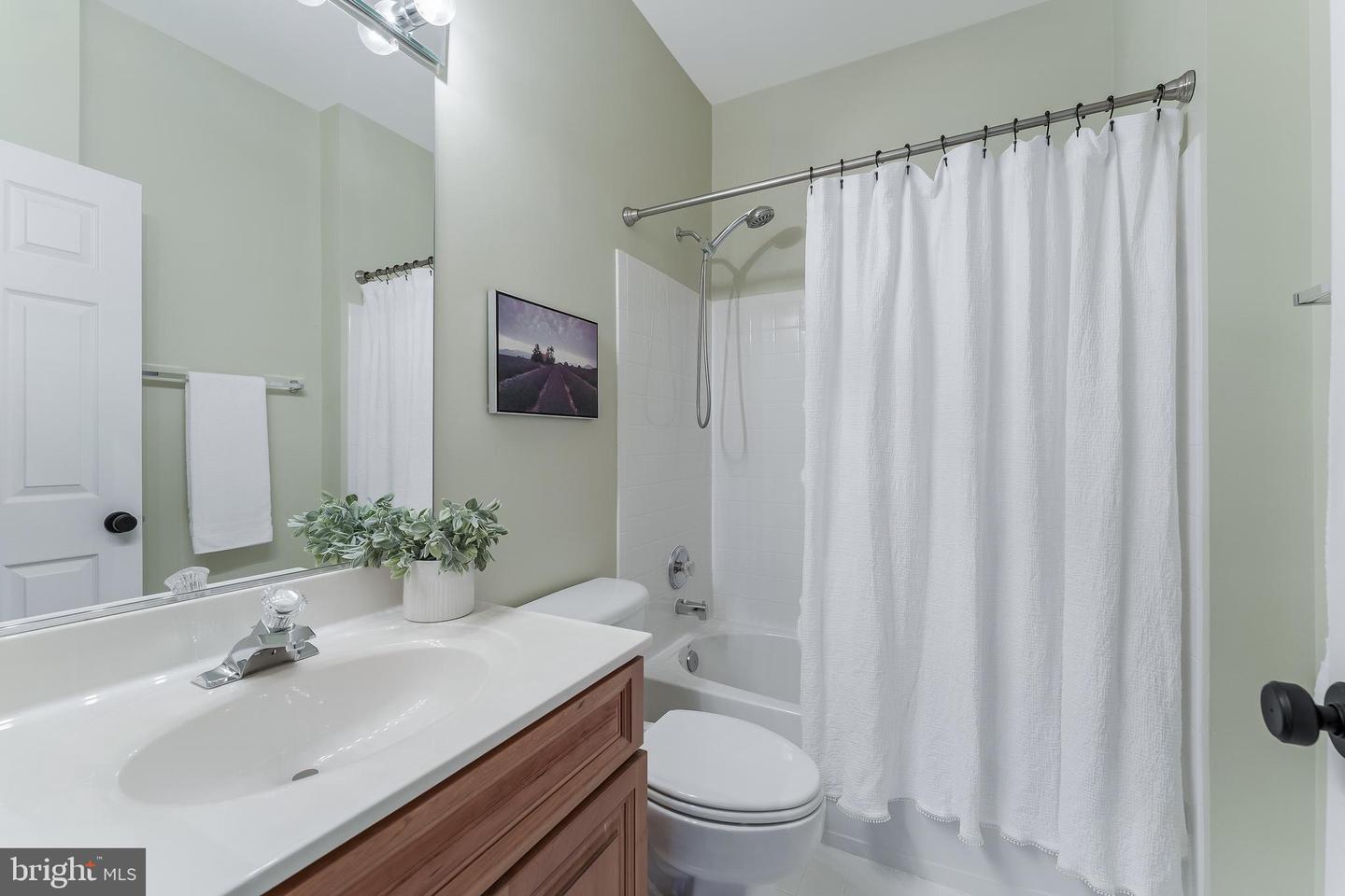 22876 ASHTON WOODS DR, BRAMBLETON, Virginia 20148, 6 Bedrooms Bedrooms, ,4 BathroomsBathrooms,Residential,For sale,22876 ASHTON WOODS DR,VALO2116752 MLS # VALO2116752