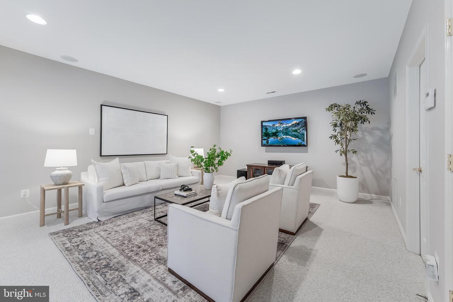 22876 ASHTON WOODS DR, BRAMBLETON, Virginia 20148, 6 Bedrooms Bedrooms, ,4 BathroomsBathrooms,Residential,For sale,22876 ASHTON WOODS DR,VALO2116752 MLS # VALO2116752