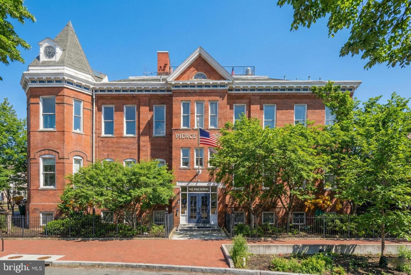 1375 MARYLAND AVE NE #B, WASHINGTON, District Of Columbia 20002, 1 Bedroom Bedrooms, ,1 BathroomBathrooms,Residential,For sale,1375 MARYLAND AVE NE #B,DCDC2247864 MLS # DCDC2247864