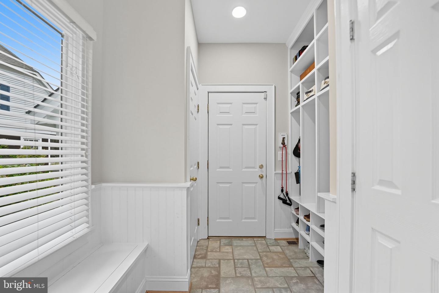 201 PRESCOTT CIR SE, VIENNA, Virginia 22180, 5 Bedrooms Bedrooms, ,4 BathroomsBathrooms,Residential,For sale,201 PRESCOTT CIR SE,VAFX2292856 MLS # VAFX2292856