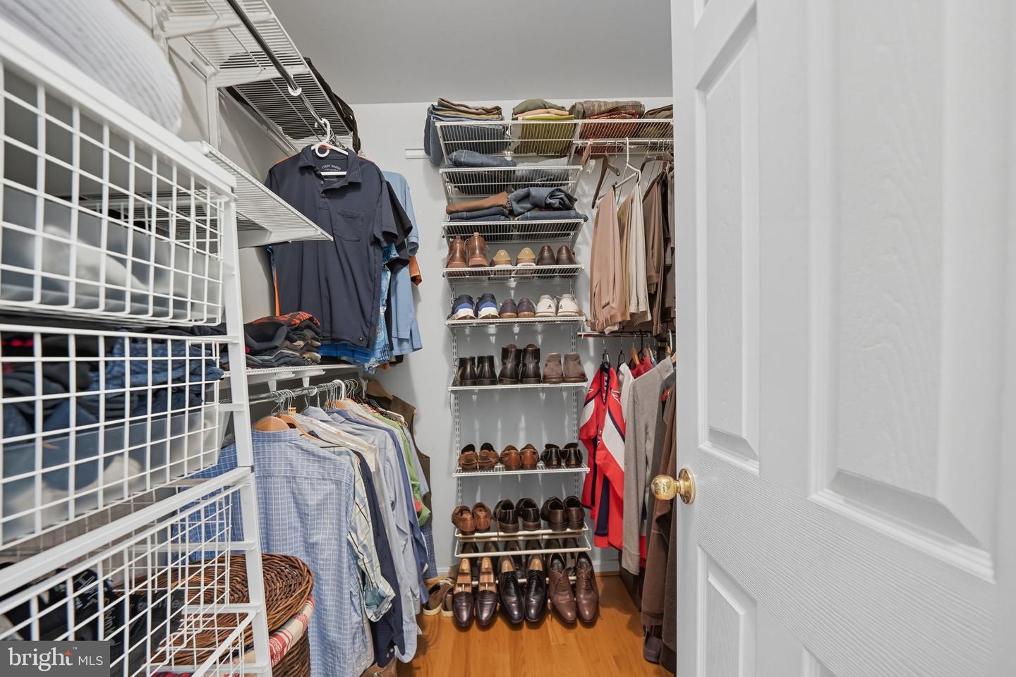 201 PRESCOTT CIR SE, VIENNA, Virginia 22180, 5 Bedrooms Bedrooms, ,4 BathroomsBathrooms,Residential,For sale,201 PRESCOTT CIR SE,VAFX2292856 MLS # VAFX2292856