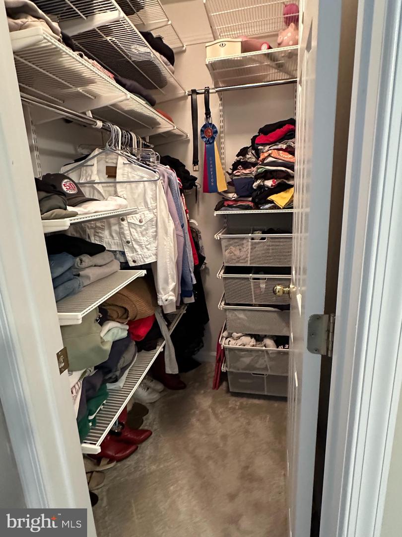 201 PRESCOTT CIR SE, VIENNA, Virginia 22180, 5 Bedrooms Bedrooms, ,4 BathroomsBathrooms,Residential,For sale,201 PRESCOTT CIR SE,VAFX2292856 MLS # VAFX2292856