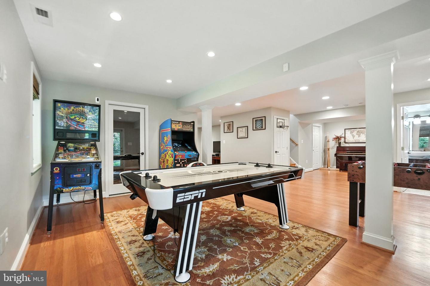 201 PRESCOTT CIR SE, VIENNA, Virginia 22180, 5 Bedrooms Bedrooms, ,4 BathroomsBathrooms,Residential,For sale,201 PRESCOTT CIR SE,VAFX2292856 MLS # VAFX2292856