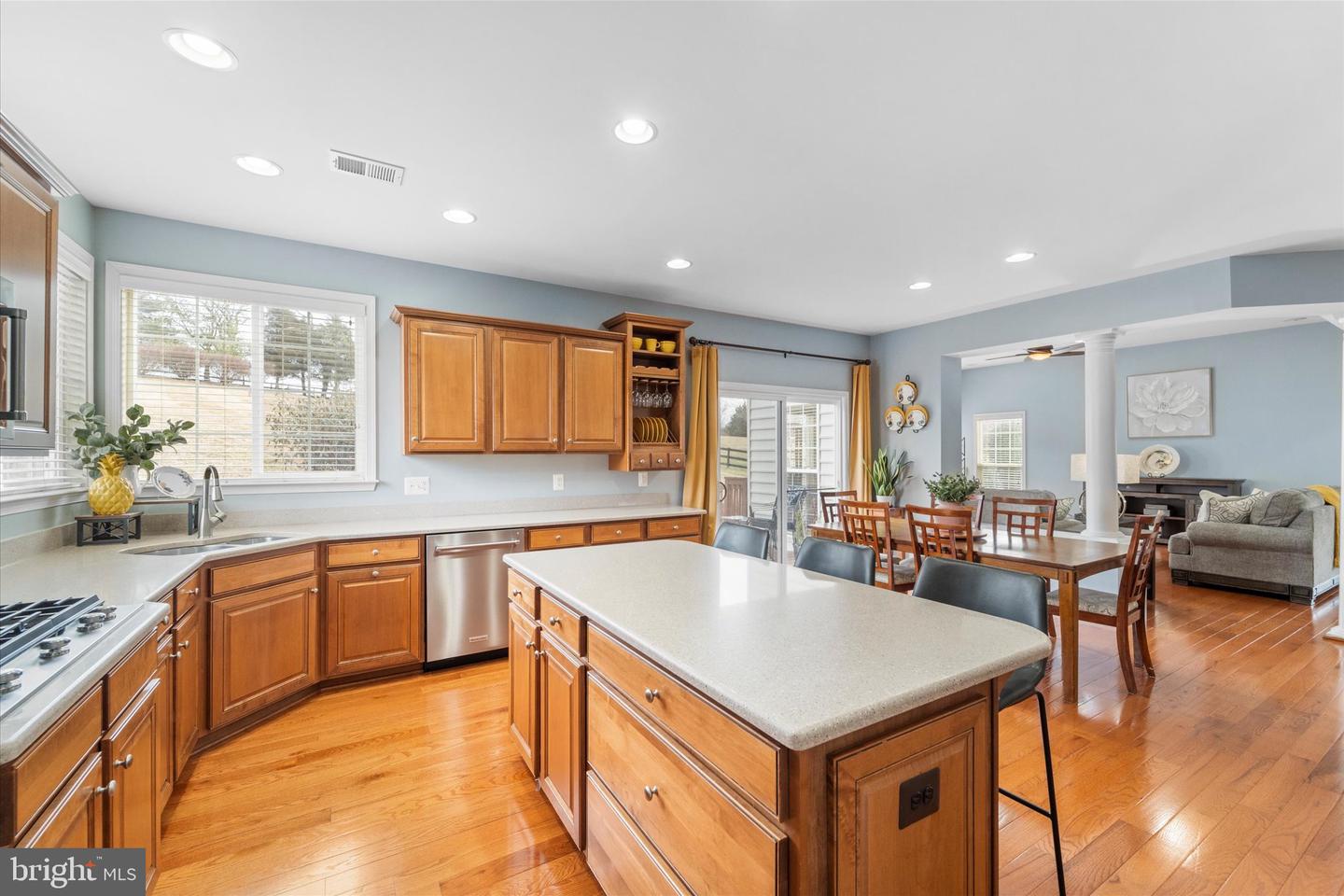 6909 MILL VALLEY DR, WARRENTON, Virginia 20187, 5 Bedrooms Bedrooms, ,4 BathroomsBathrooms,Residential,For sale,6909 MILL VALLEY DR,VAFQ2020722 MLS # VAFQ2020722