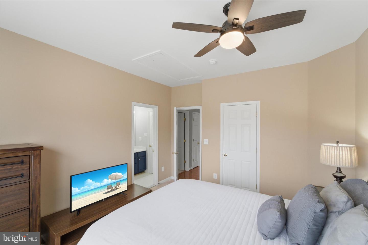 6909 MILL VALLEY DR, WARRENTON, Virginia 20187, 5 Bedrooms Bedrooms, ,4 BathroomsBathrooms,Residential,For sale,6909 MILL VALLEY DR,VAFQ2020722 MLS # VAFQ2020722