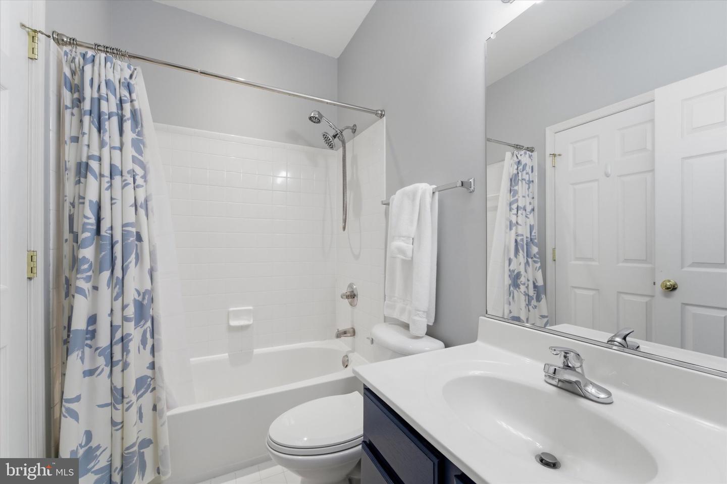 6909 MILL VALLEY DR, WARRENTON, Virginia 20187, 5 Bedrooms Bedrooms, ,4 BathroomsBathrooms,Residential,For sale,6909 MILL VALLEY DR,VAFQ2020722 MLS # VAFQ2020722