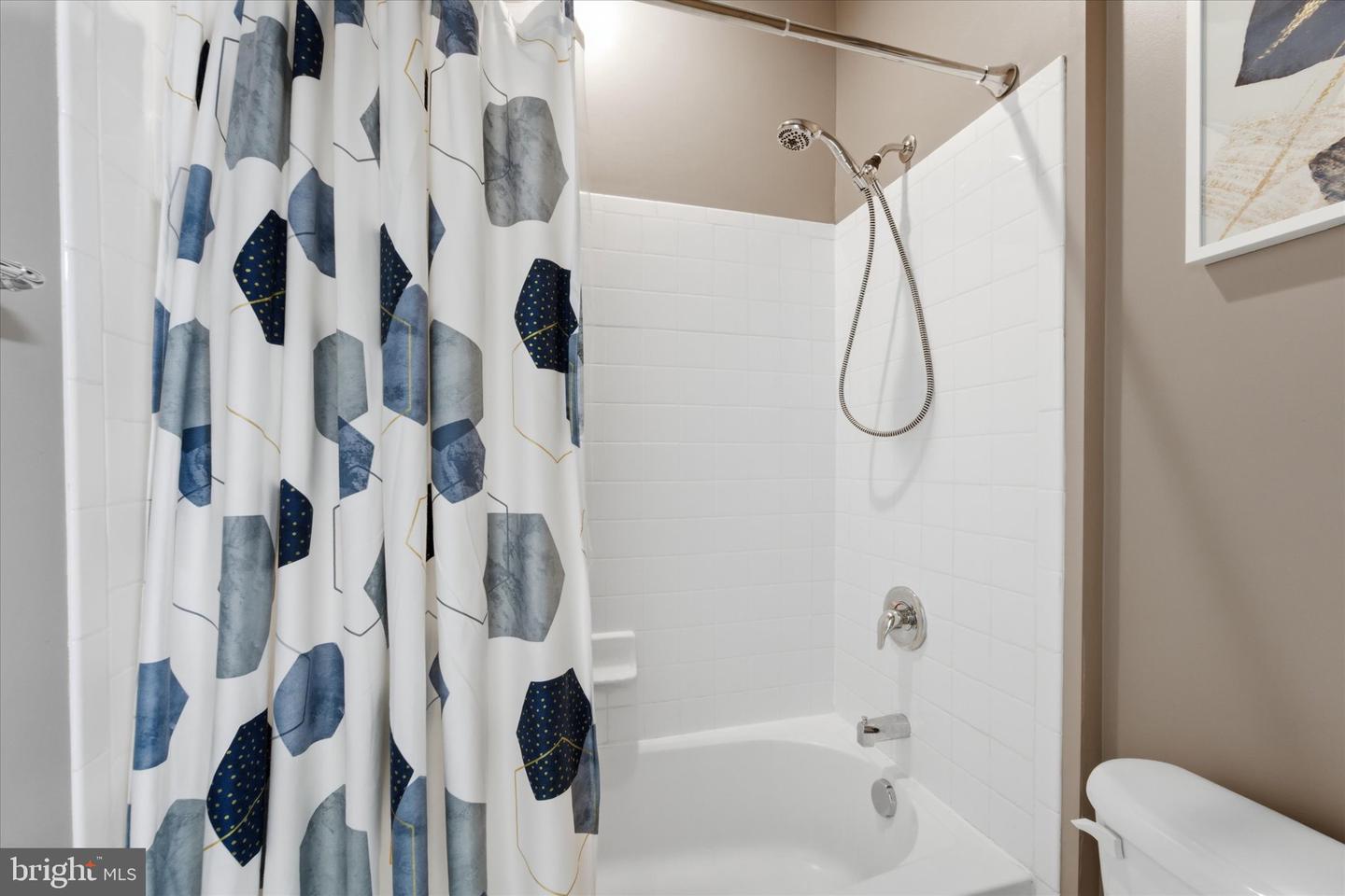 6909 MILL VALLEY DR, WARRENTON, Virginia 20187, 5 Bedrooms Bedrooms, ,4 BathroomsBathrooms,Residential,For sale,6909 MILL VALLEY DR,VAFQ2020722 MLS # VAFQ2020722