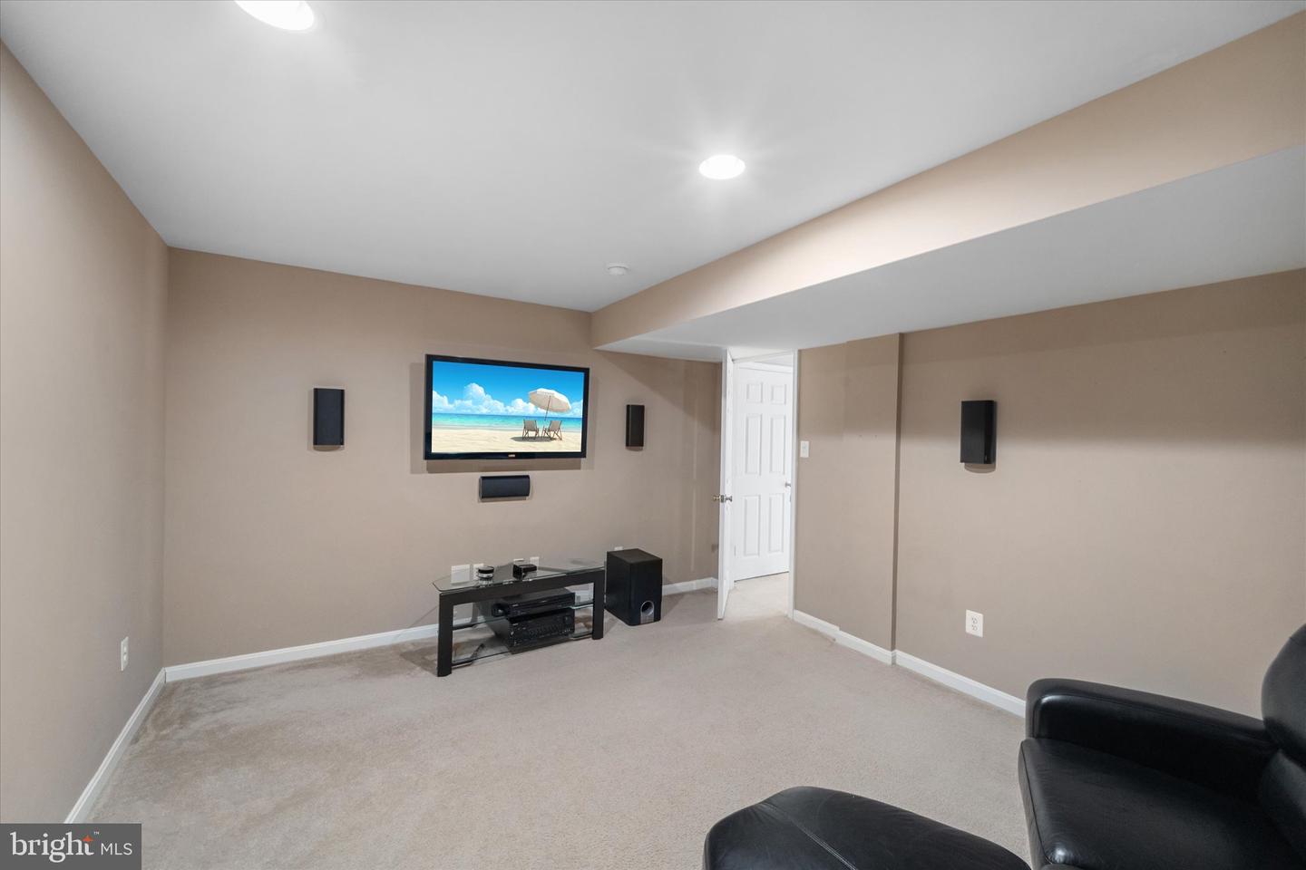 6909 MILL VALLEY DR, WARRENTON, Virginia 20187, 5 Bedrooms Bedrooms, ,4 BathroomsBathrooms,Residential,For sale,6909 MILL VALLEY DR,VAFQ2020722 MLS # VAFQ2020722