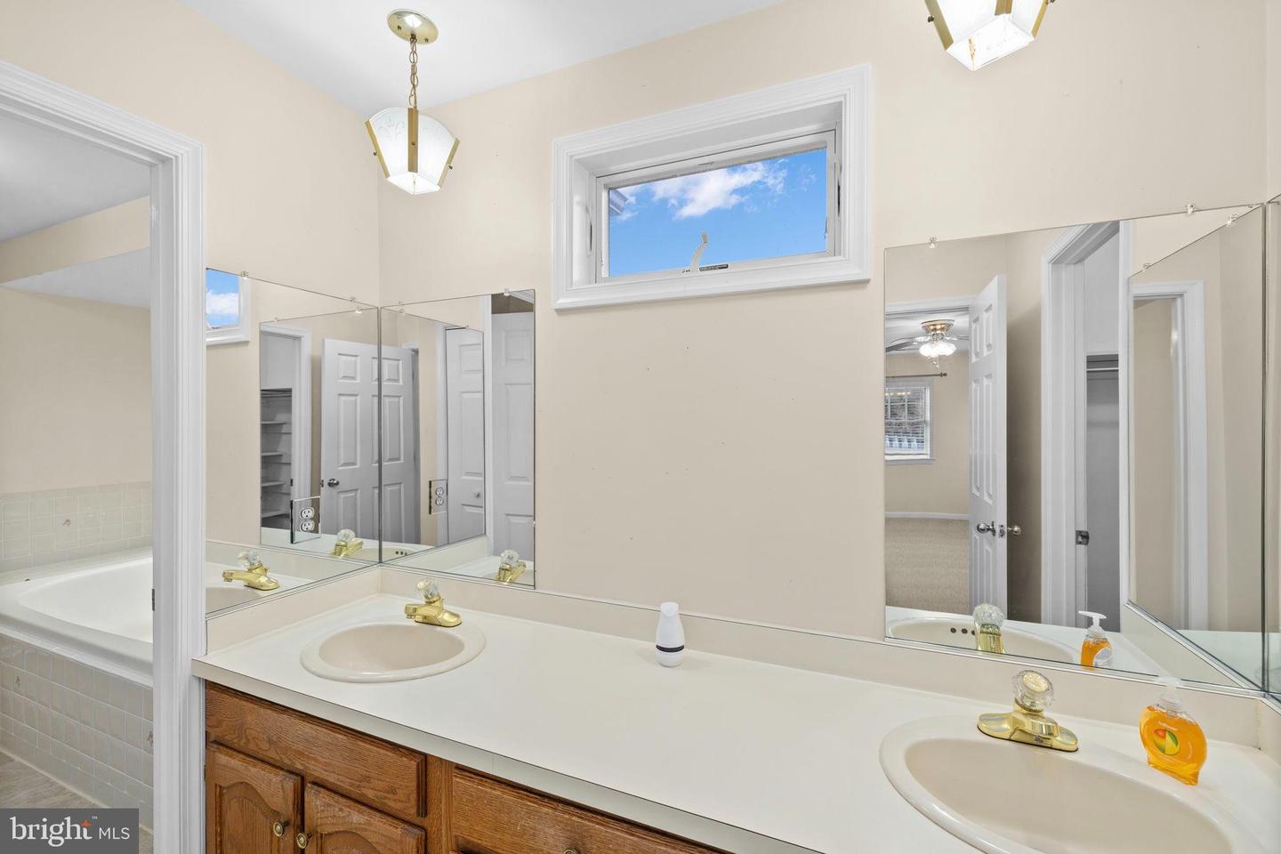 6357 SPOTSWOOD TRL, GORDONSVILLE, Virginia 22942, 4 Bedrooms Bedrooms, 13 Rooms Rooms,3 BathroomsBathrooms,Residential,For sale,6357 SPOTSWOOD TRL,VAOR2013422 MLS # VAOR2013422