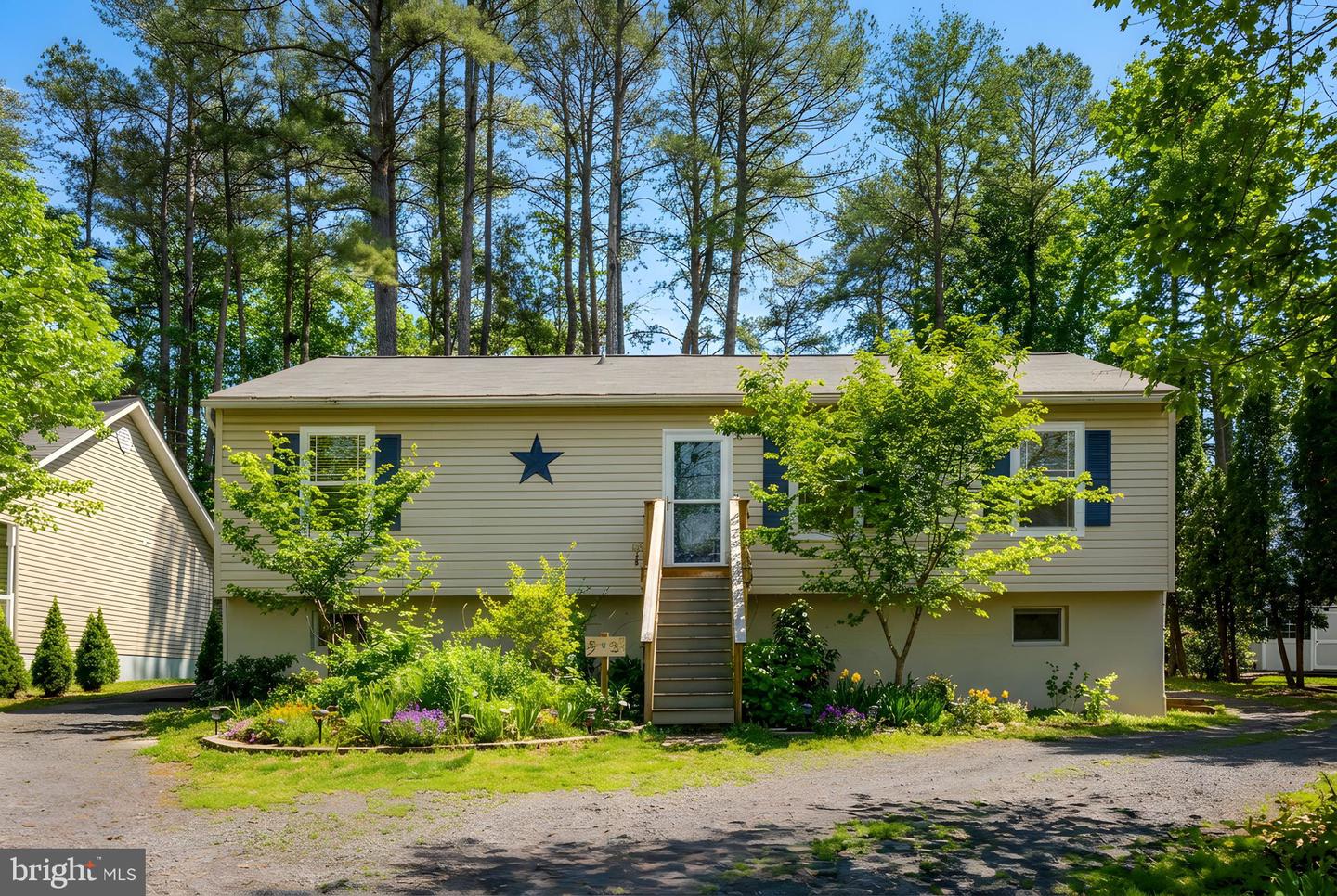 513 LAKEVIEW PKWY, LOCUST GROVE, Virginia 22508, 4 Bedrooms Bedrooms, ,3 BathroomsBathrooms,Residential,For sale,513 LAKEVIEW PKWY,VAOR2013424 MLS # VAOR2013424