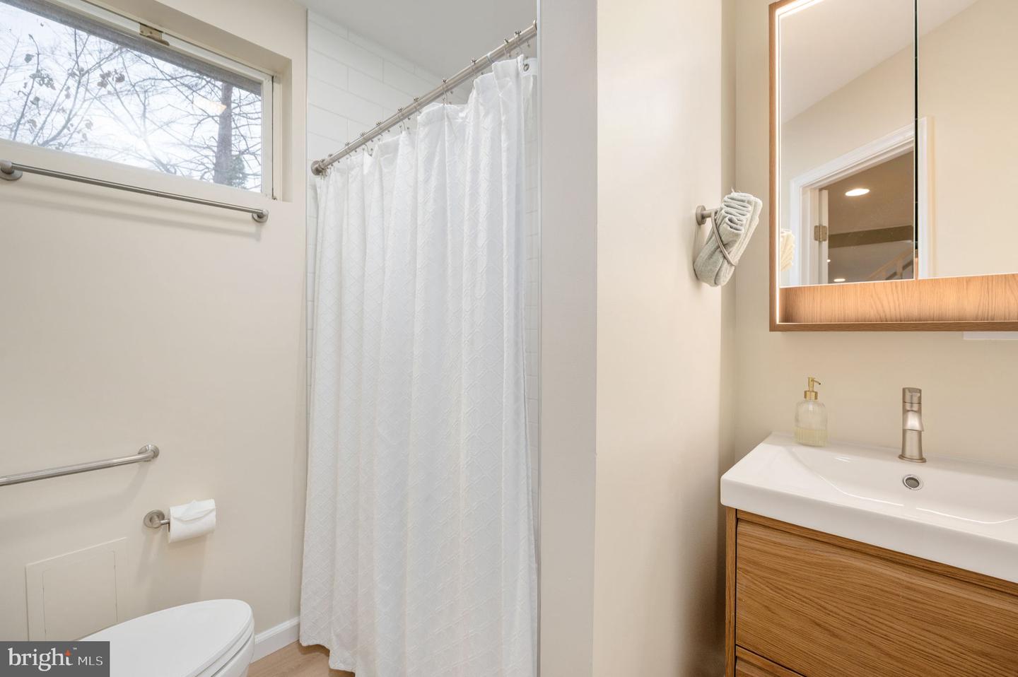 513 LAKEVIEW PKWY, LOCUST GROVE, Virginia 22508, 4 Bedrooms Bedrooms, ,3 BathroomsBathrooms,Residential,For sale,513 LAKEVIEW PKWY,VAOR2013424 MLS # VAOR2013424