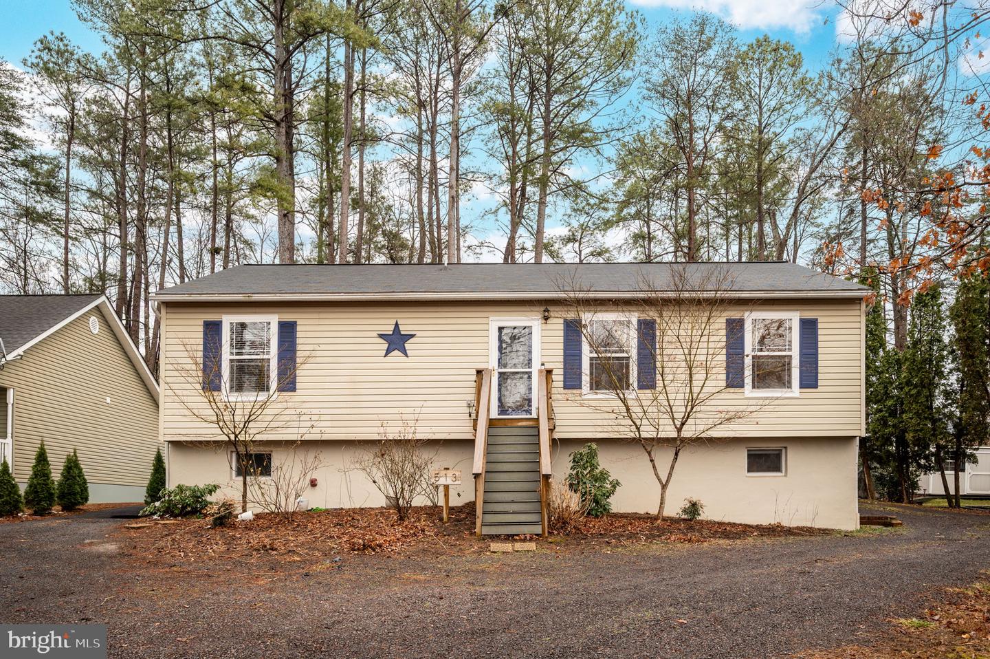 513 LAKEVIEW PKWY, LOCUST GROVE, Virginia 22508, 4 Bedrooms Bedrooms, ,3 BathroomsBathrooms,Residential,For sale,513 LAKEVIEW PKWY,VAOR2013424 MLS # VAOR2013424