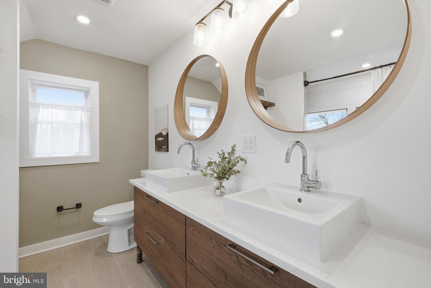 2211 FRANKLIN ST NE, WASHINGTON, District Of Columbia 20018, 5 Bedrooms Bedrooms, ,3 BathroomsBathrooms,Residential,For sale,2211 FRANKLIN ST NE,DCDC2247944 MLS # DCDC2247944