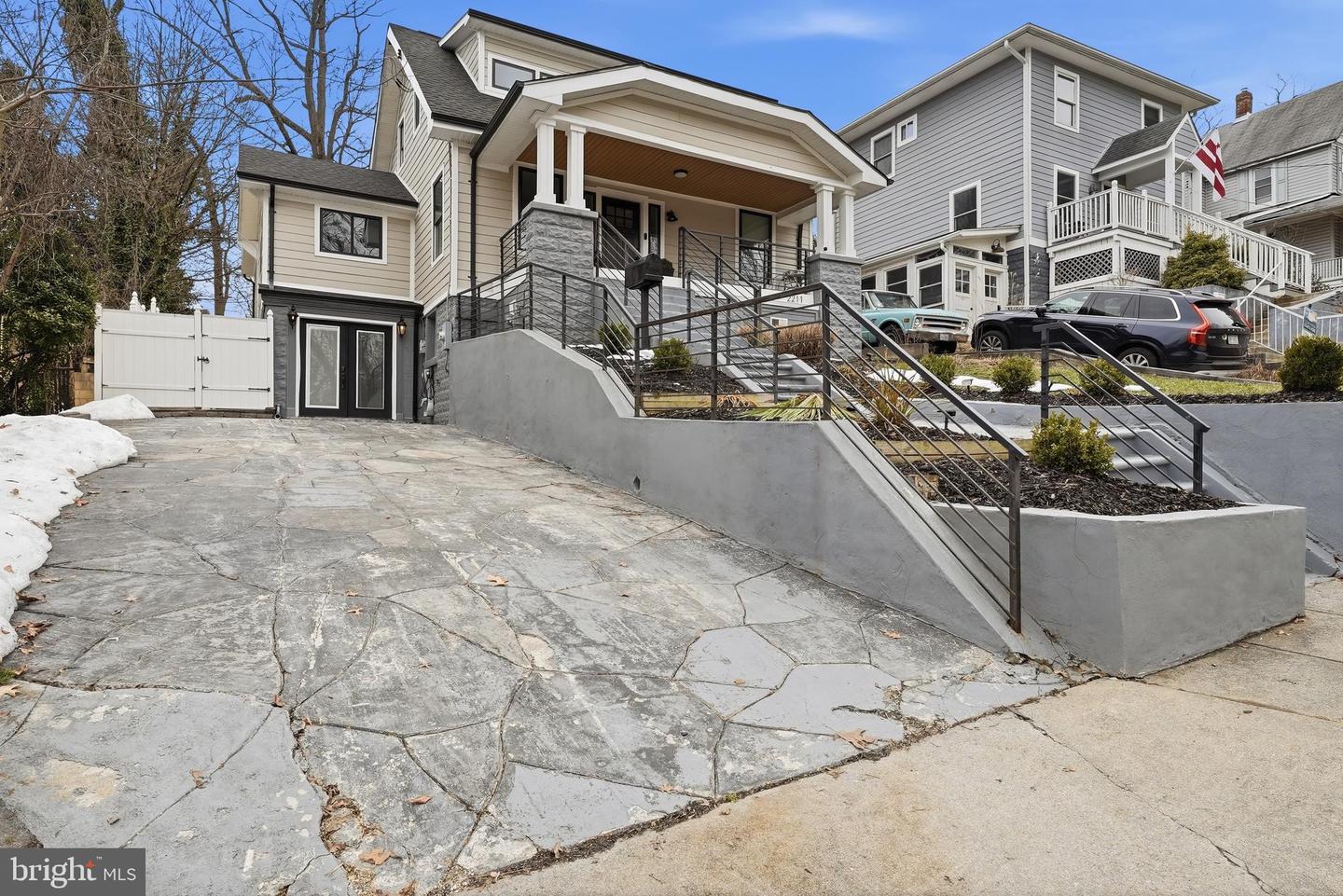 2211 FRANKLIN ST NE, WASHINGTON, District Of Columbia 20018, 5 Bedrooms Bedrooms, ,3 BathroomsBathrooms,Residential,For sale,2211 FRANKLIN ST NE,DCDC2247944 MLS # DCDC2247944