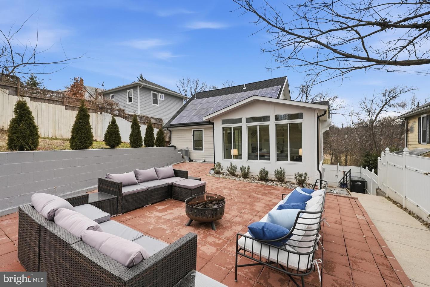 2211 FRANKLIN ST NE, WASHINGTON, District Of Columbia 20018, 5 Bedrooms Bedrooms, ,3 BathroomsBathrooms,Residential,For sale,2211 FRANKLIN ST NE,DCDC2247944 MLS # DCDC2247944