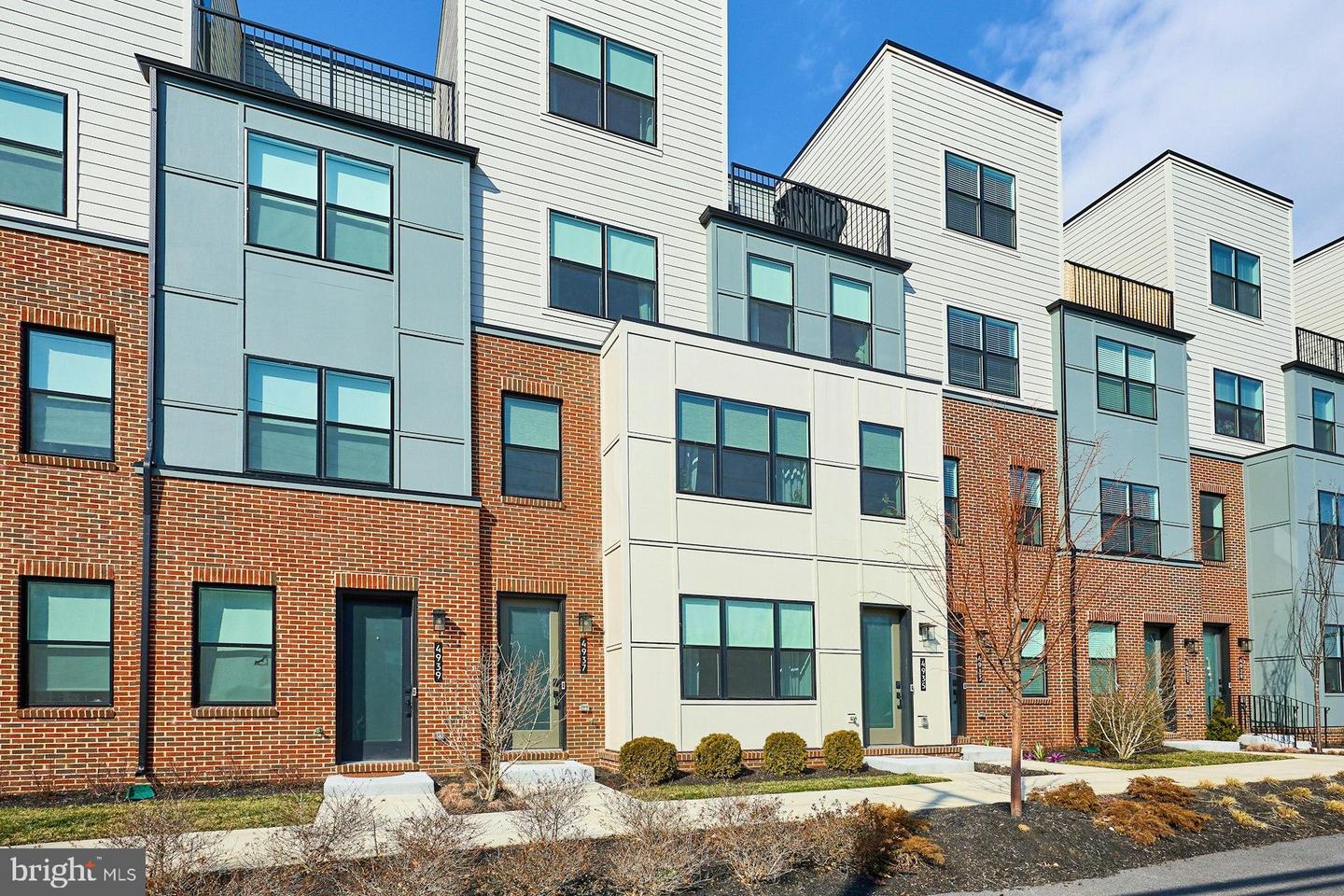 4937 EISENHOWER AVE, ALEXANDRIA, Virginia 22304, 4 Bedrooms Bedrooms, 8 Rooms Rooms,3 BathroomsBathrooms,Residential,For sale,4937 EISENHOWER AVE,VAAX2054524 MLS # VAAX2054524