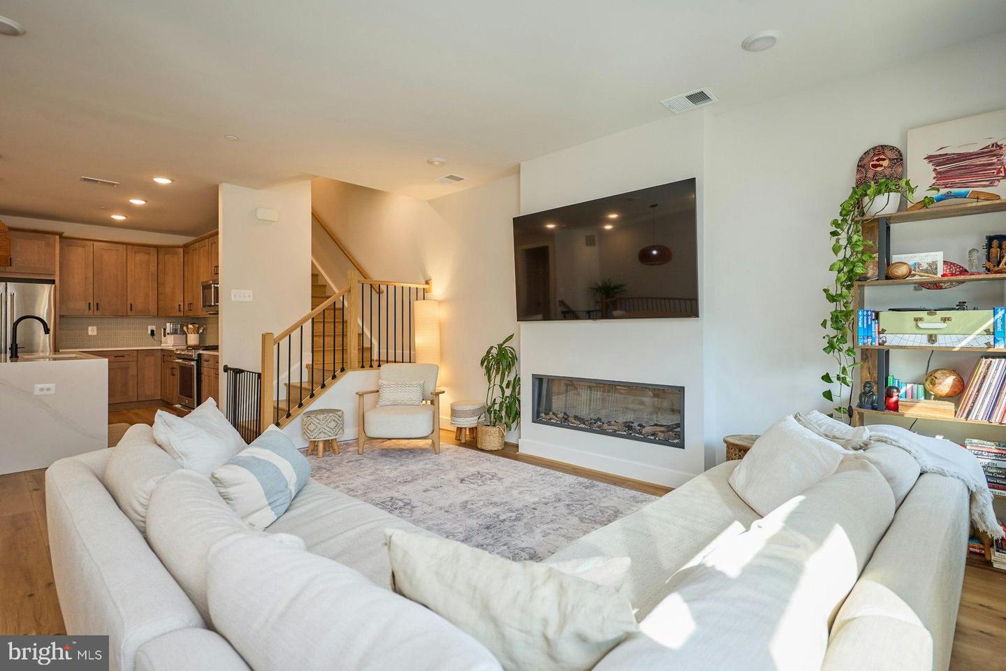 4937 EISENHOWER AVE, ALEXANDRIA, Virginia 22304, 4 Bedrooms Bedrooms, 8 Rooms Rooms,3 BathroomsBathrooms,Residential,For sale,4937 EISENHOWER AVE,VAAX2054524 MLS # VAAX2054524