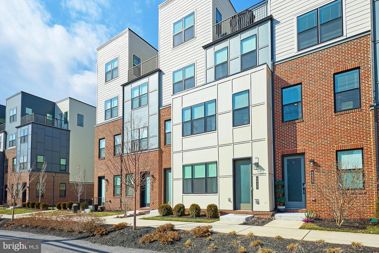 4937 EISENHOWER AVE, ALEXANDRIA, Virginia 22304, 4 Bedrooms Bedrooms, 8 Rooms Rooms,3 BathroomsBathrooms,Residential,For sale,4937 EISENHOWER AVE,VAAX2054524 MLS # VAAX2054524