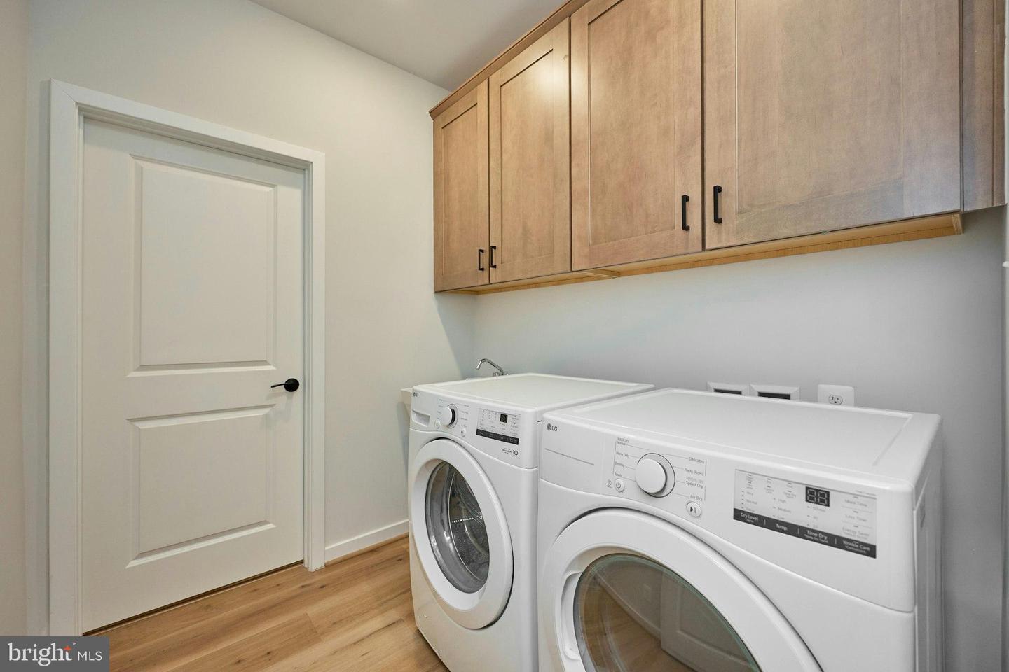 4937 EISENHOWER AVE, ALEXANDRIA, Virginia 22304, 4 Bedrooms Bedrooms, 8 Rooms Rooms,3 BathroomsBathrooms,Residential,For sale,4937 EISENHOWER AVE,VAAX2054524 MLS # VAAX2054524