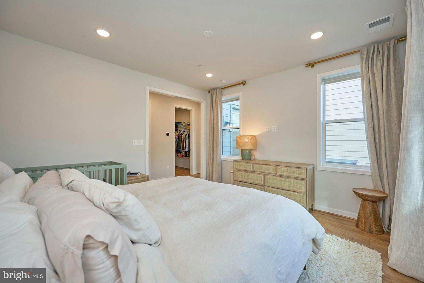 4937 EISENHOWER AVE, ALEXANDRIA, Virginia 22304, 4 Bedrooms Bedrooms, 8 Rooms Rooms,3 BathroomsBathrooms,Residential,For sale,4937 EISENHOWER AVE,VAAX2054524 MLS # VAAX2054524