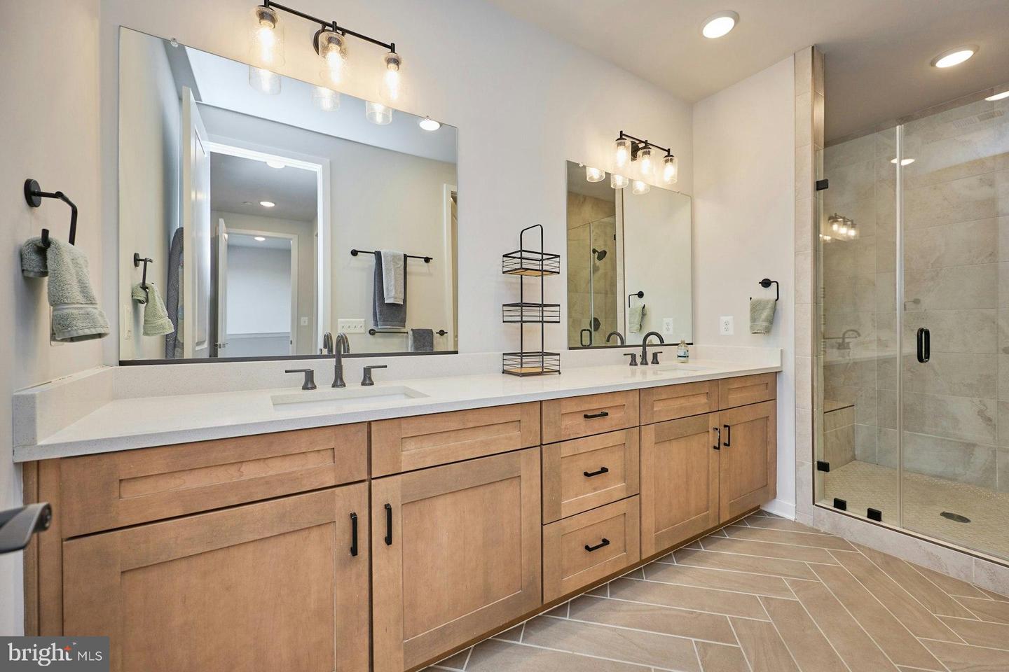 4937 EISENHOWER AVE, ALEXANDRIA, Virginia 22304, 4 Bedrooms Bedrooms, 8 Rooms Rooms,3 BathroomsBathrooms,Residential,For sale,4937 EISENHOWER AVE,VAAX2054524 MLS # VAAX2054524