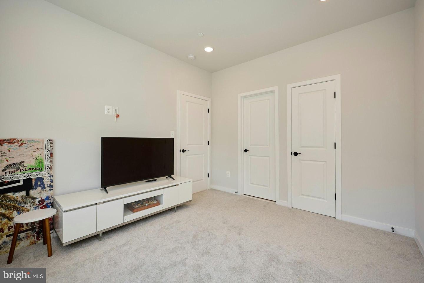 4937 EISENHOWER AVE, ALEXANDRIA, Virginia 22304, 4 Bedrooms Bedrooms, 8 Rooms Rooms,3 BathroomsBathrooms,Residential,For sale,4937 EISENHOWER AVE,VAAX2054524 MLS # VAAX2054524