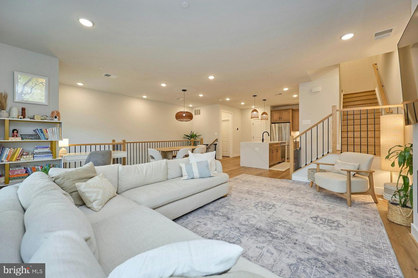 4937 EISENHOWER AVE, ALEXANDRIA, Virginia 22304, 4 Bedrooms Bedrooms, 8 Rooms Rooms,3 BathroomsBathrooms,Residential,For sale,4937 EISENHOWER AVE,VAAX2054524 MLS # VAAX2054524