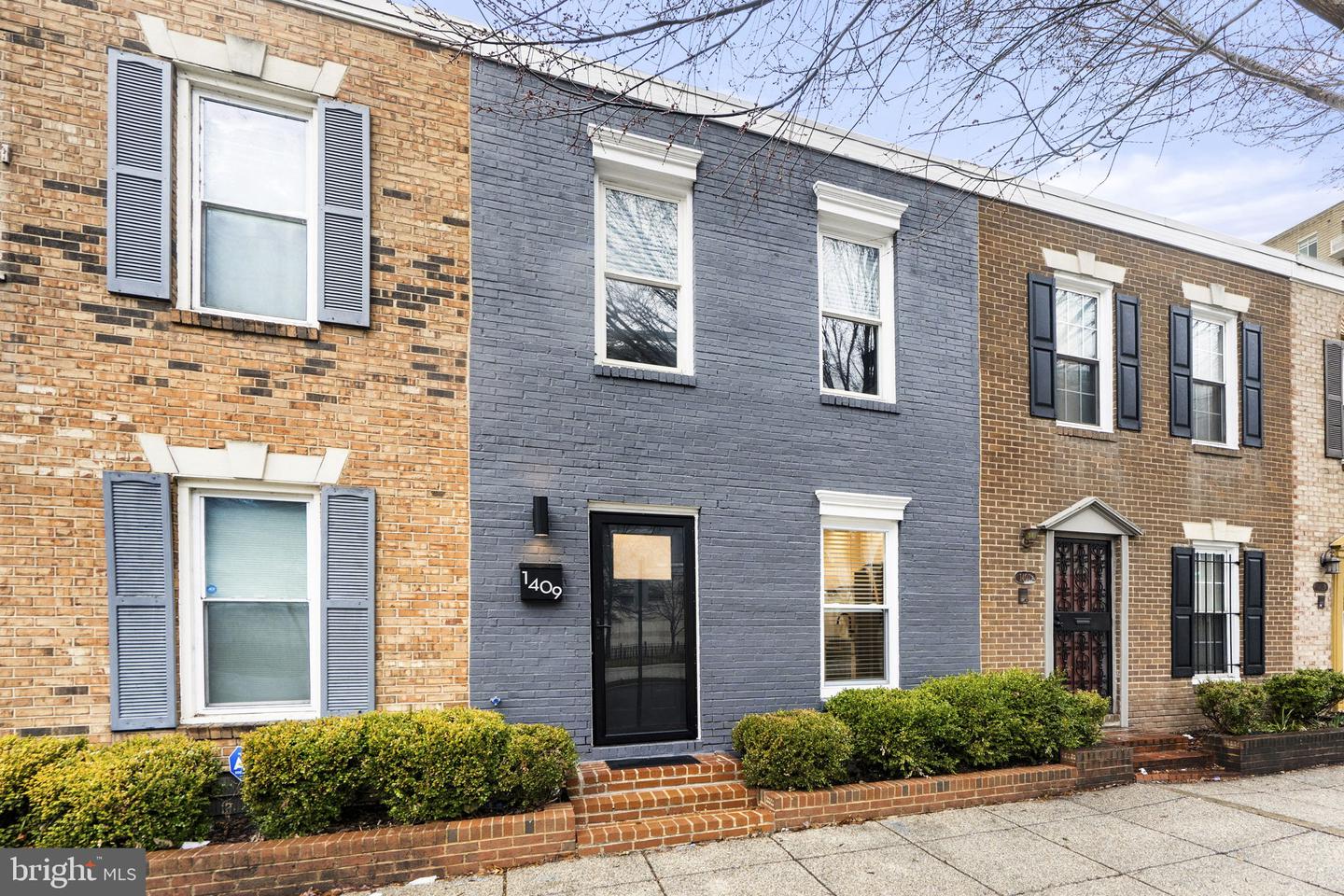 1409 SOUTH CAPITOL ST SW, WASHINGTON, District Of Columbia 20003, 2 Bedrooms Bedrooms, ,2 BathroomsBathrooms,Residential,For sale,1409 SOUTH CAPITOL ST SW,DCDC2248026 MLS # DCDC2248026