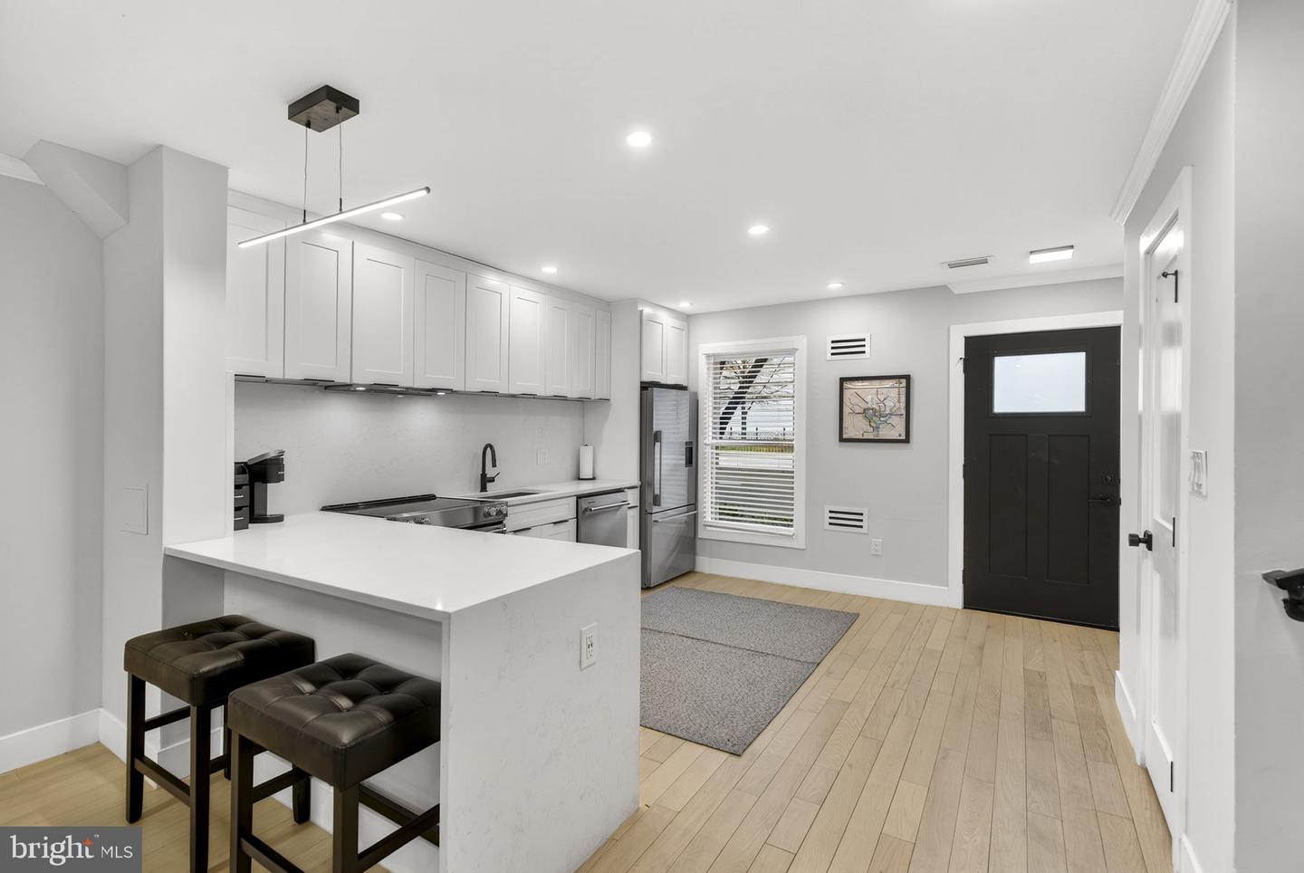 1409 SOUTH CAPITOL ST SW, WASHINGTON, District Of Columbia 20003, 2 Bedrooms Bedrooms, ,2 BathroomsBathrooms,Residential,For sale,1409 SOUTH CAPITOL ST SW,DCDC2248026 MLS # DCDC2248026