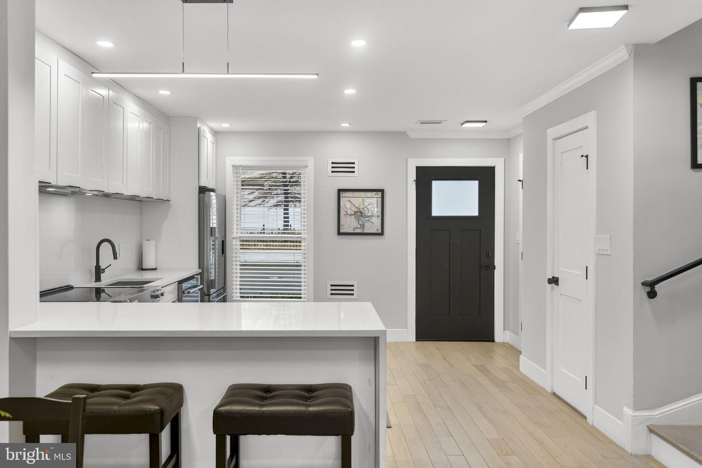 1409 SOUTH CAPITOL ST SW, WASHINGTON, District Of Columbia 20003, 2 Bedrooms Bedrooms, ,2 BathroomsBathrooms,Residential,For sale,1409 SOUTH CAPITOL ST SW,DCDC2248026 MLS # DCDC2248026