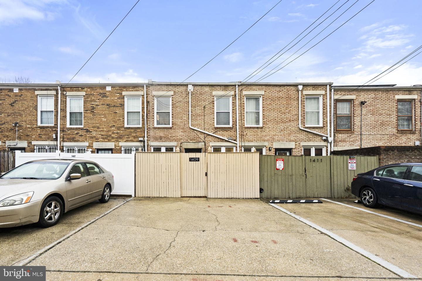 1409 SOUTH CAPITOL ST SW, WASHINGTON, District Of Columbia 20003, 2 Bedrooms Bedrooms, ,2 BathroomsBathrooms,Residential,For sale,1409 SOUTH CAPITOL ST SW,DCDC2248026 MLS # DCDC2248026