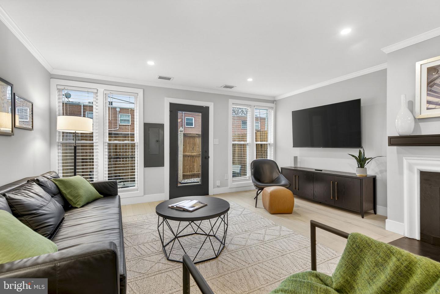 1409 SOUTH CAPITOL ST SW, WASHINGTON, District Of Columbia 20003, 2 Bedrooms Bedrooms, ,2 BathroomsBathrooms,Residential,For sale,1409 SOUTH CAPITOL ST SW,DCDC2248026 MLS # DCDC2248026