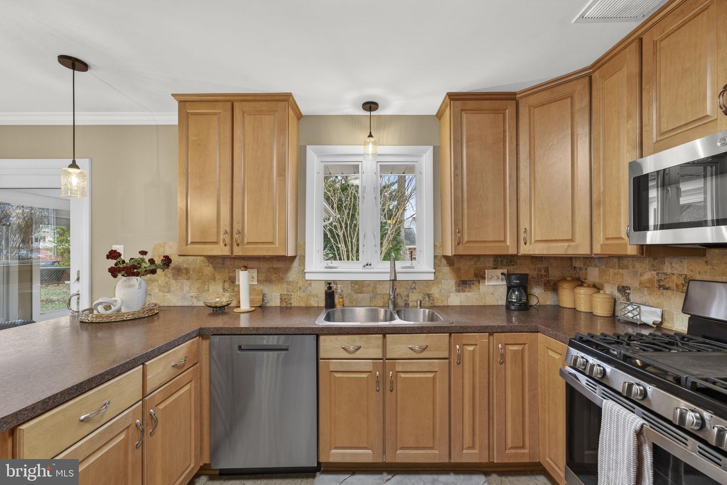 14609 LILVA, CENTREVILLE, Virginia 20120, 4 Bedrooms Bedrooms, ,2 BathroomsBathrooms,Residential,For sale,14609 LILVA,VAFX2293012 MLS # VAFX2293012