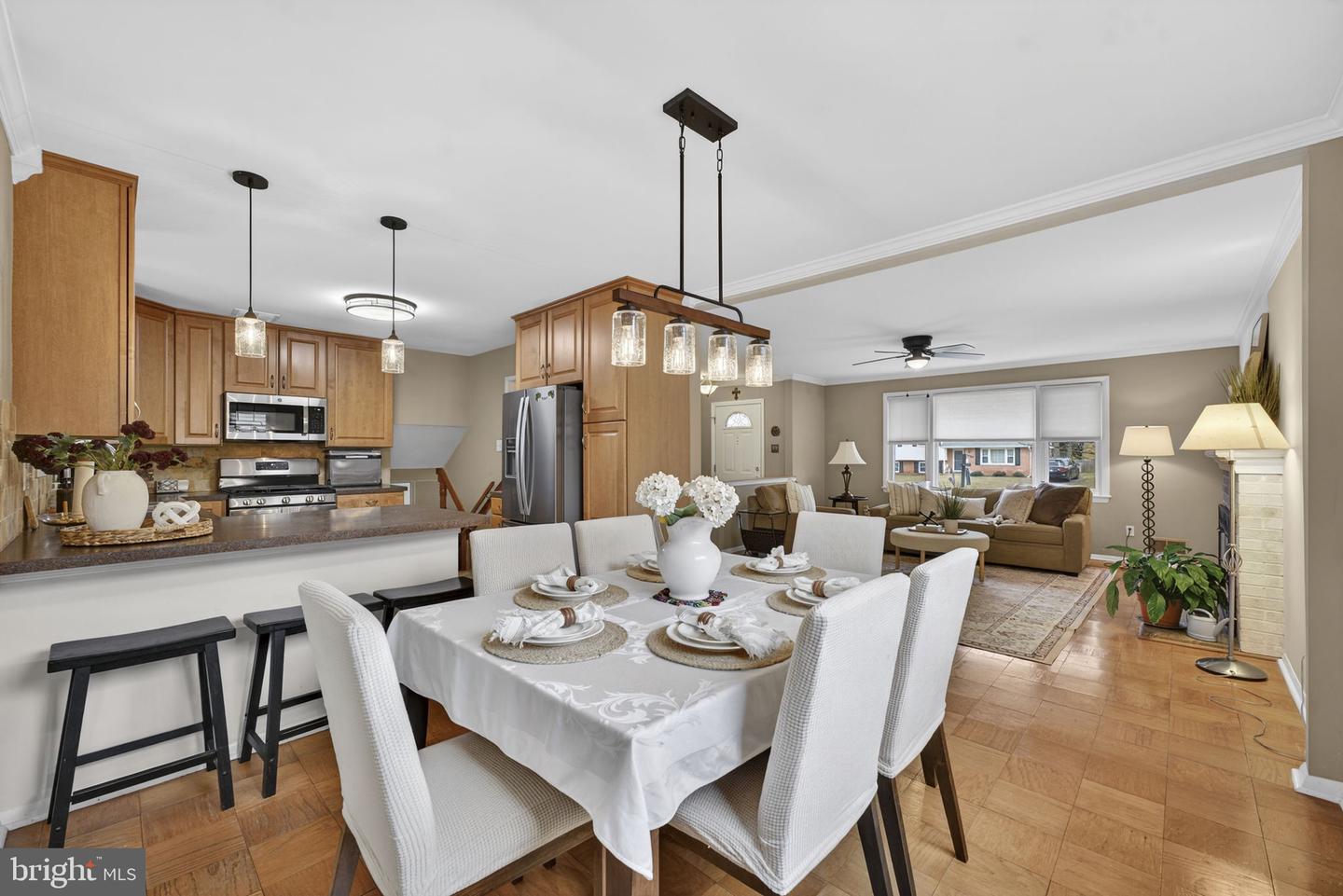 14609 LILVA, CENTREVILLE, Virginia 20120, 4 Bedrooms Bedrooms, ,2 BathroomsBathrooms,Residential,For sale,14609 LILVA,VAFX2293012 MLS # VAFX2293012