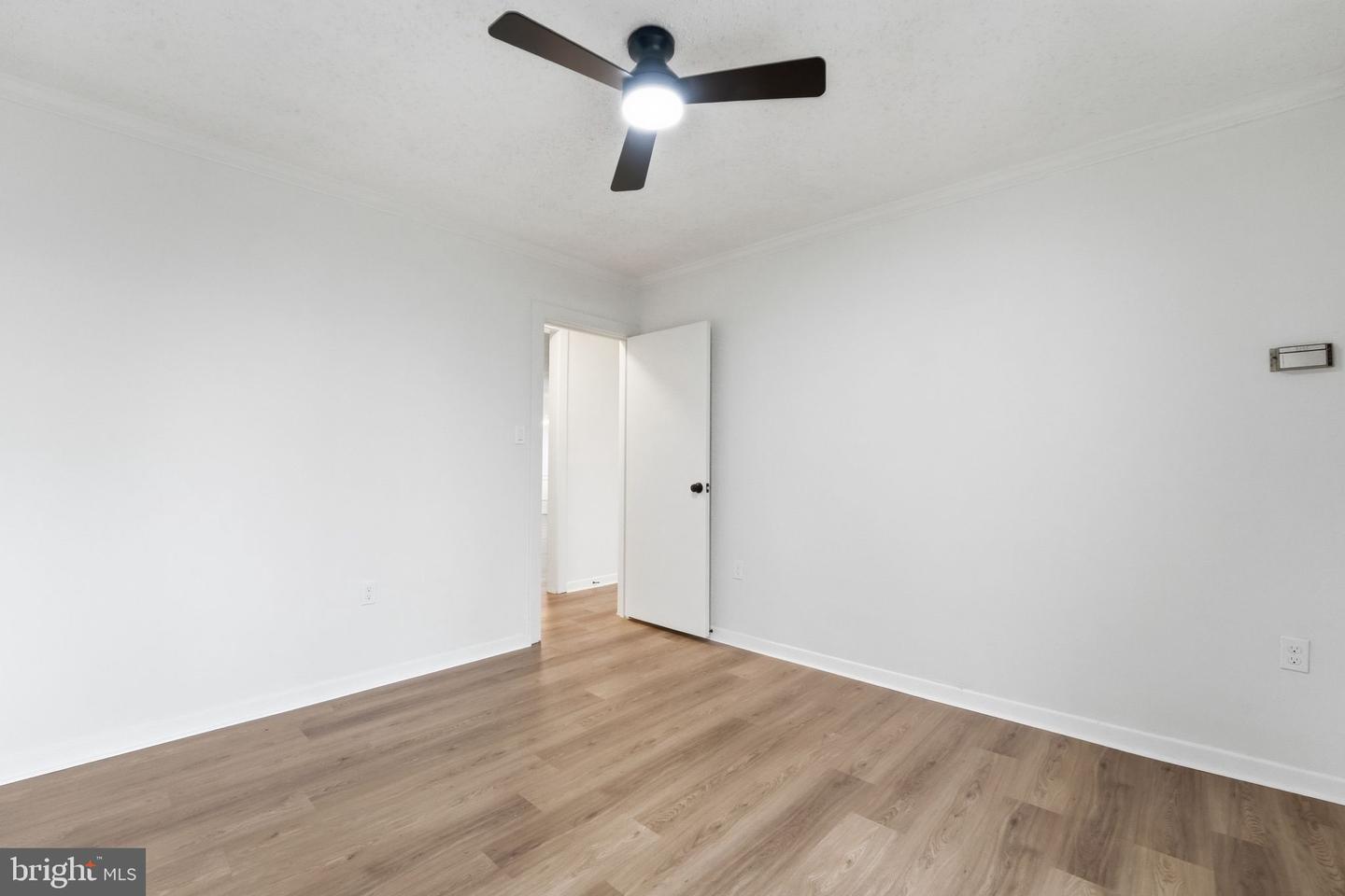 3000 SPOUT RUN PKWY #B311, ARLINGTON, Virginia 22201, 2 Bedrooms Bedrooms, ,1 BathroomBathrooms,Residential,For sale,3000 SPOUT RUN PKWY #B311,VAAR2069360 MLS # VAAR2069360