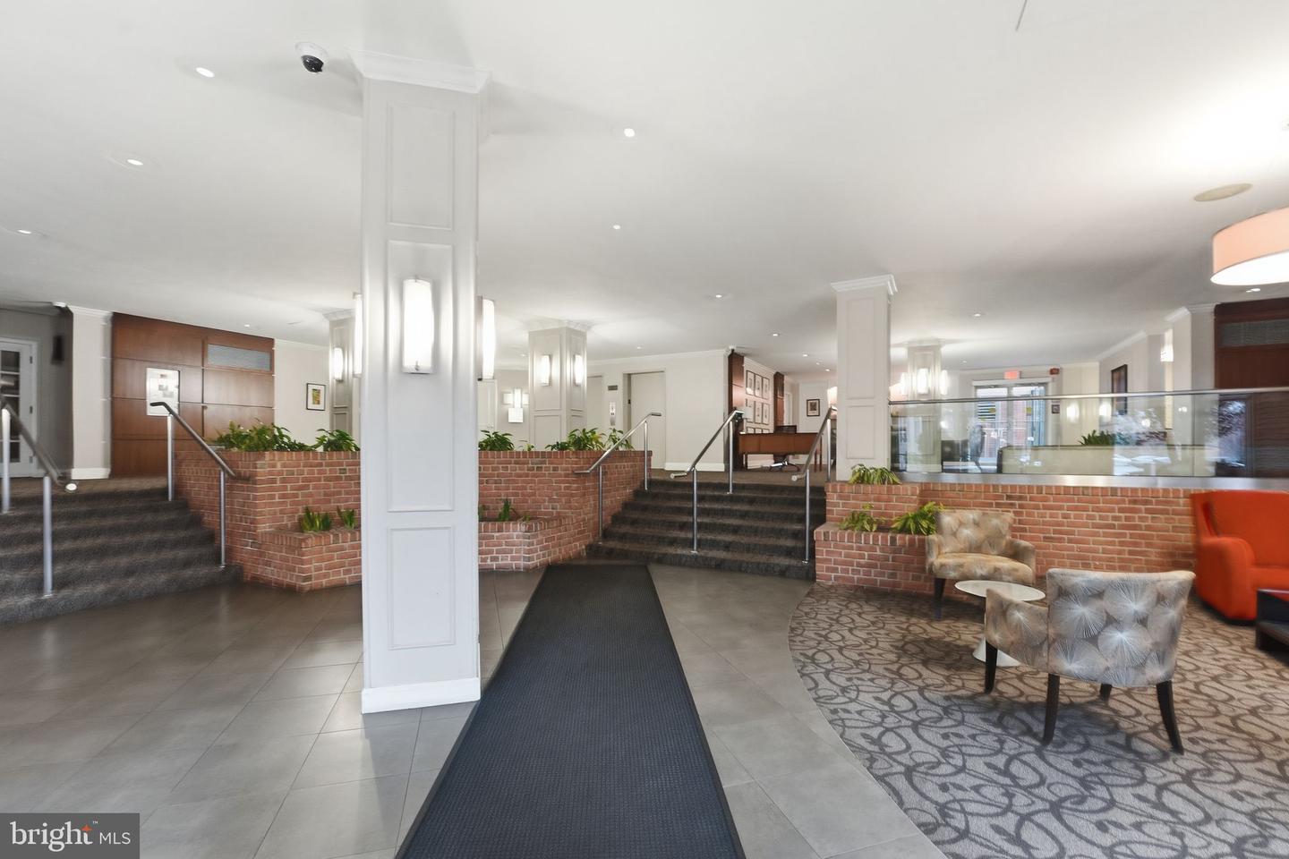 3000 SPOUT RUN PKWY #B311, ARLINGTON, Virginia 22201, 2 Bedrooms Bedrooms, ,1 BathroomBathrooms,Residential,For sale,3000 SPOUT RUN PKWY #B311,VAAR2069360 MLS # VAAR2069360