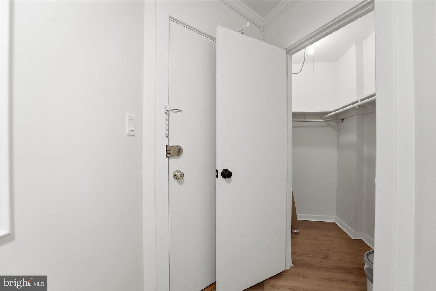 3000 SPOUT RUN PKWY #B311, ARLINGTON, Virginia 22201, 2 Bedrooms Bedrooms, ,1 BathroomBathrooms,Residential,For sale,3000 SPOUT RUN PKWY #B311,VAAR2069360 MLS # VAAR2069360