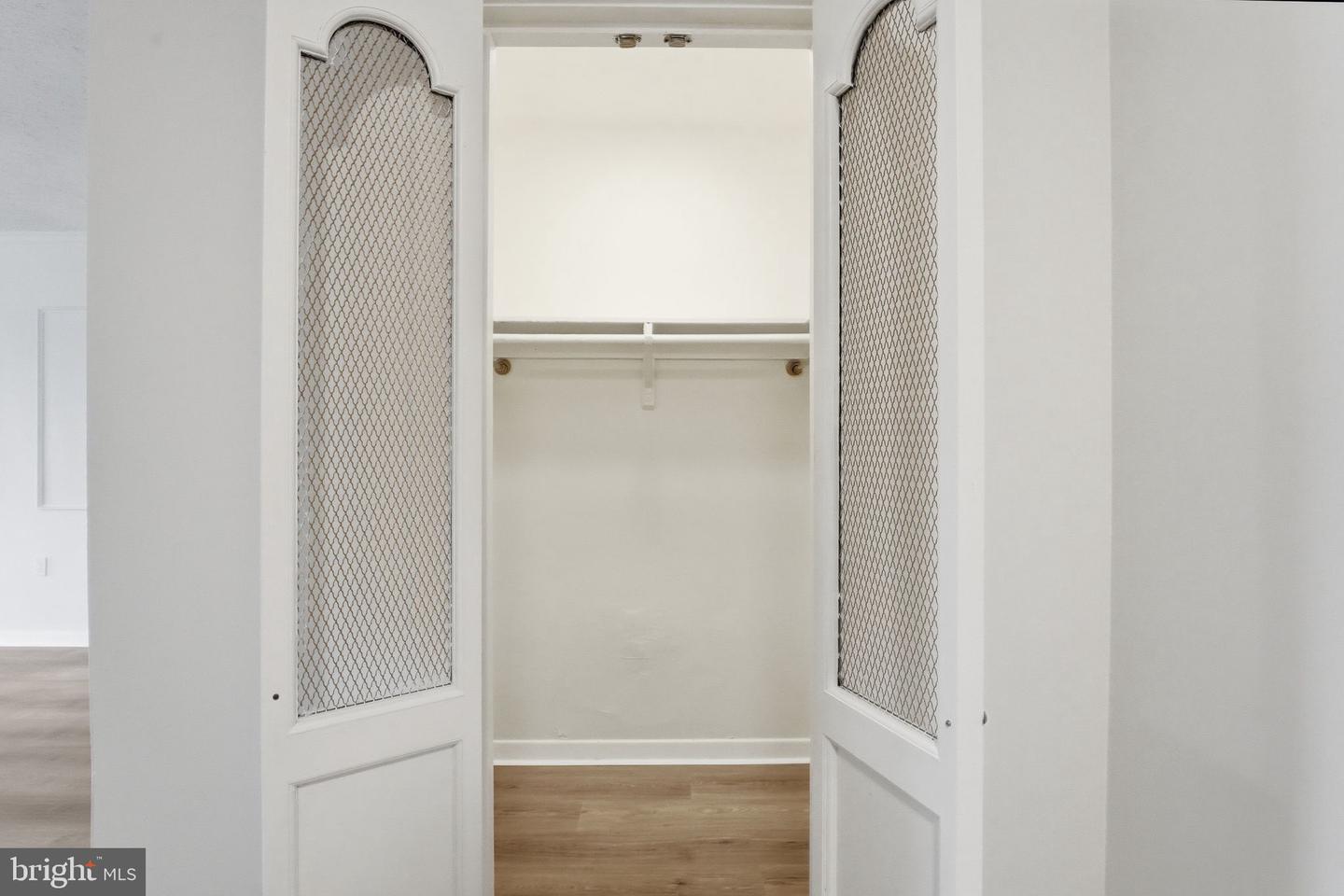 3000 SPOUT RUN PKWY #B311, ARLINGTON, Virginia 22201, 2 Bedrooms Bedrooms, ,1 BathroomBathrooms,Residential,For sale,3000 SPOUT RUN PKWY #B311,VAAR2069360 MLS # VAAR2069360