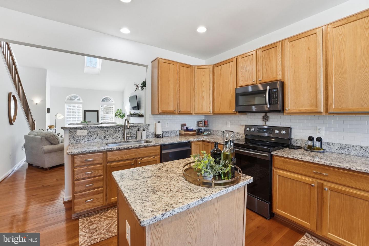 156 TOPAZ CT, WARRENTON, Virginia 20186, 3 Bedrooms Bedrooms, ,2 BathroomsBathrooms,Residential,For sale,156 TOPAZ CT,VAFQ2020740 MLS # VAFQ2020740