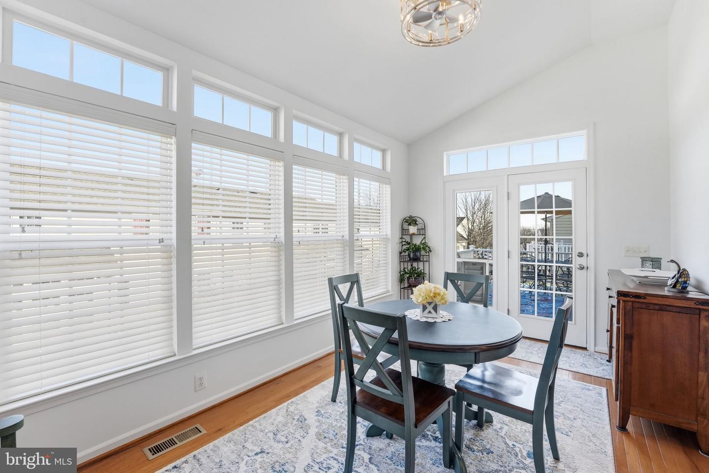 156 TOPAZ CT, WARRENTON, Virginia 20186, 3 Bedrooms Bedrooms, ,2 BathroomsBathrooms,Residential,For sale,156 TOPAZ CT,VAFQ2020740 MLS # VAFQ2020740