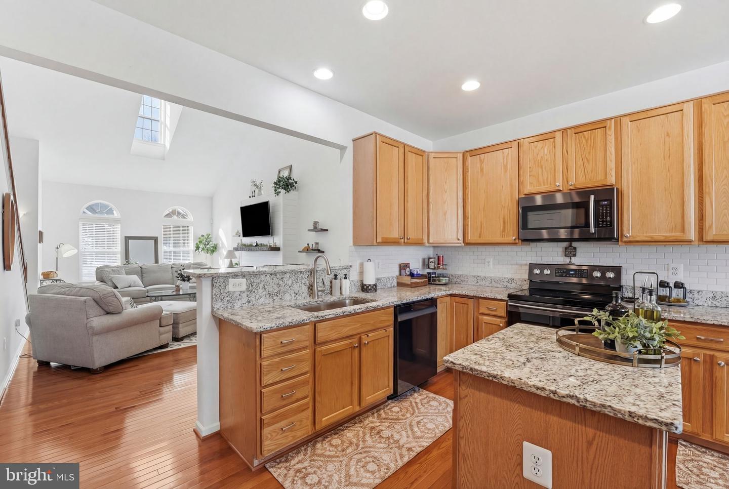 156 TOPAZ CT, WARRENTON, Virginia 20186, 3 Bedrooms Bedrooms, ,2 BathroomsBathrooms,Residential,For sale,156 TOPAZ CT,VAFQ2020740 MLS # VAFQ2020740