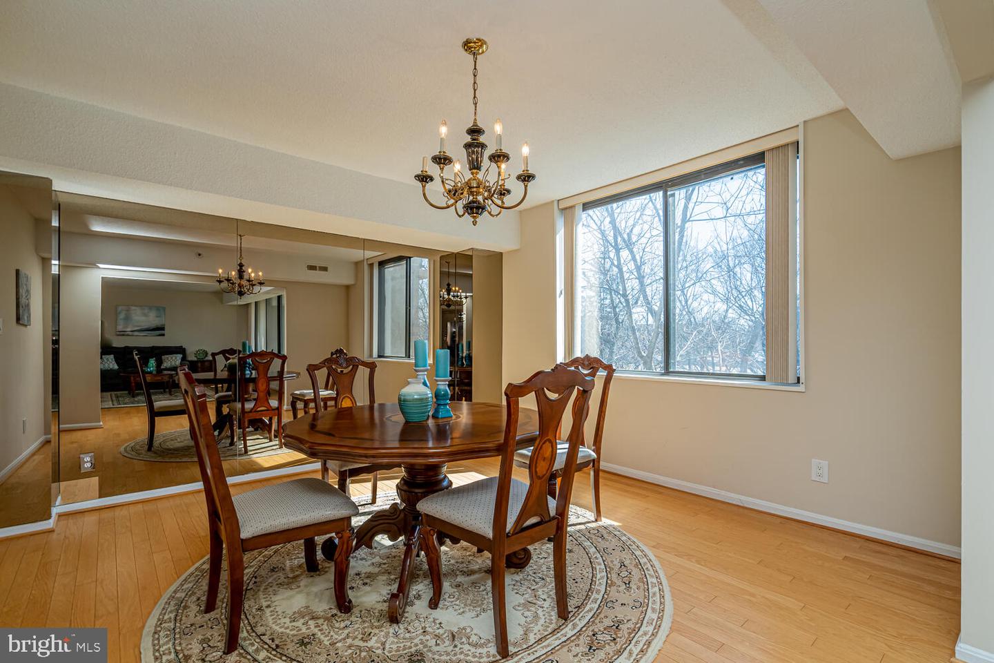 3713 S GEORGE MASON DR #305, FALLS CHURCH, Virginia 22041, 3 Bedrooms Bedrooms, ,2 BathroomsBathrooms,Residential,For sale,3713 S GEORGE MASON DR #305,VAFX2293080 MLS # VAFX2293080