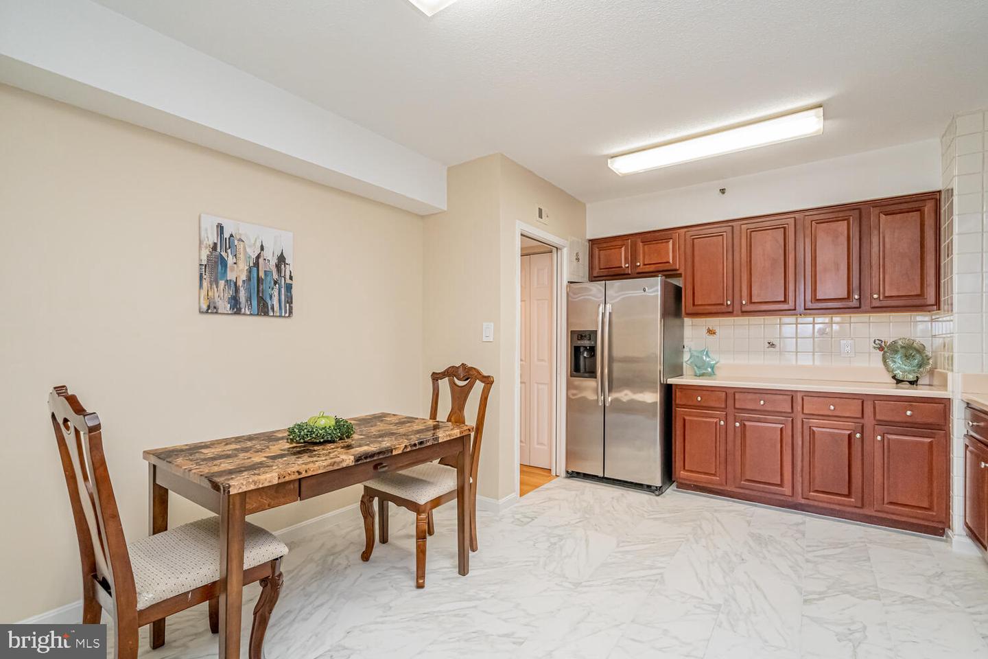 3713 S GEORGE MASON DR #305, FALLS CHURCH, Virginia 22041, 3 Bedrooms Bedrooms, ,2 BathroomsBathrooms,Residential,For sale,3713 S GEORGE MASON DR #305,VAFX2293080 MLS # VAFX2293080
